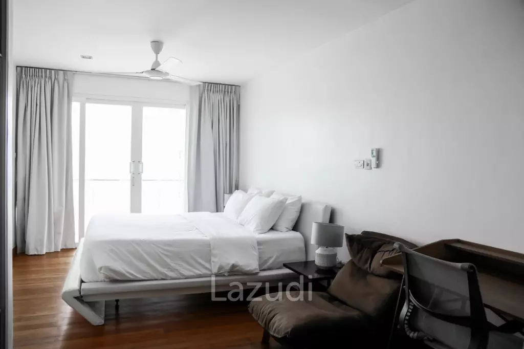 Beachfront 4 Bedroom Condo In Panwa