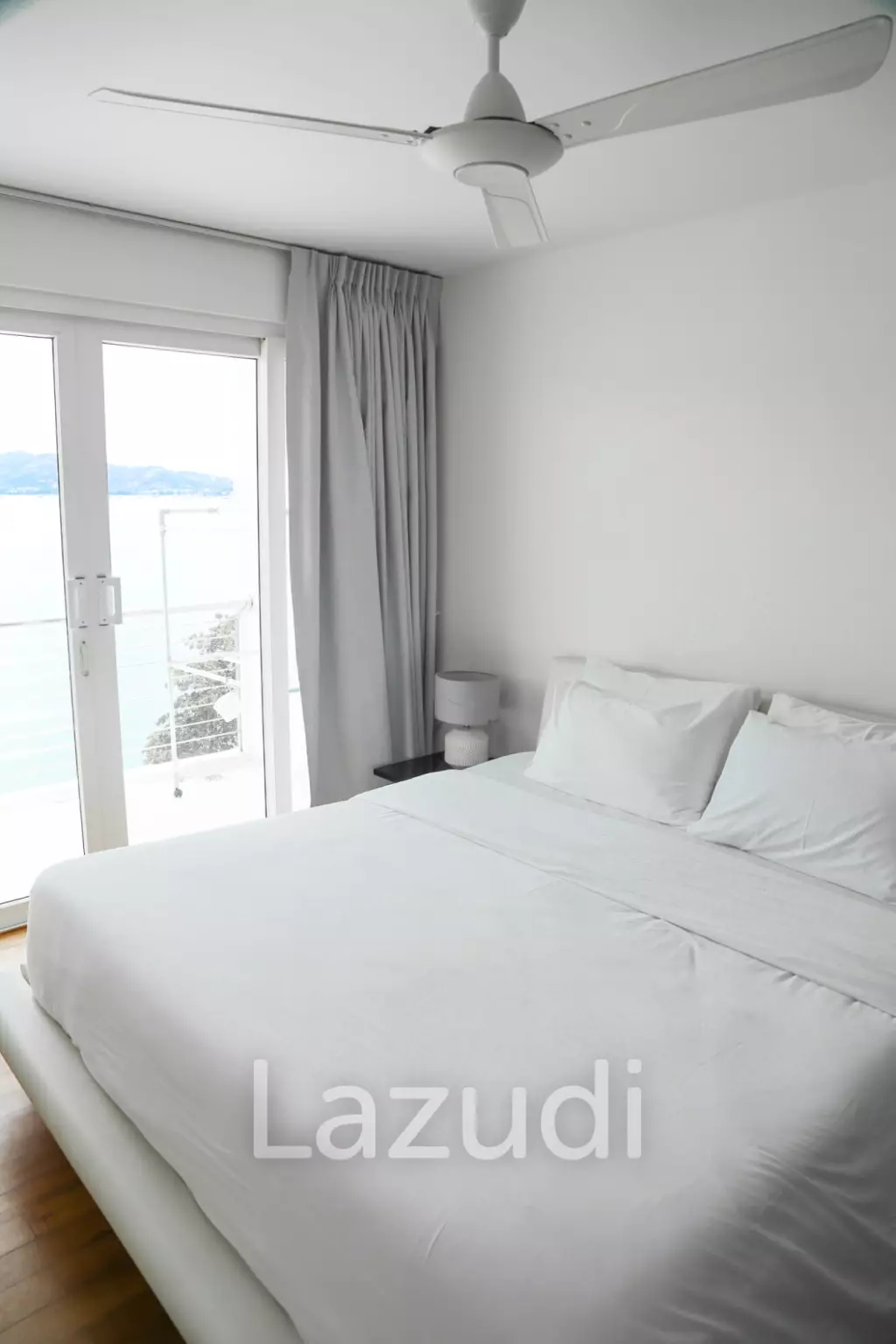 Beachfront 4 Bedroom Condo In Panwa