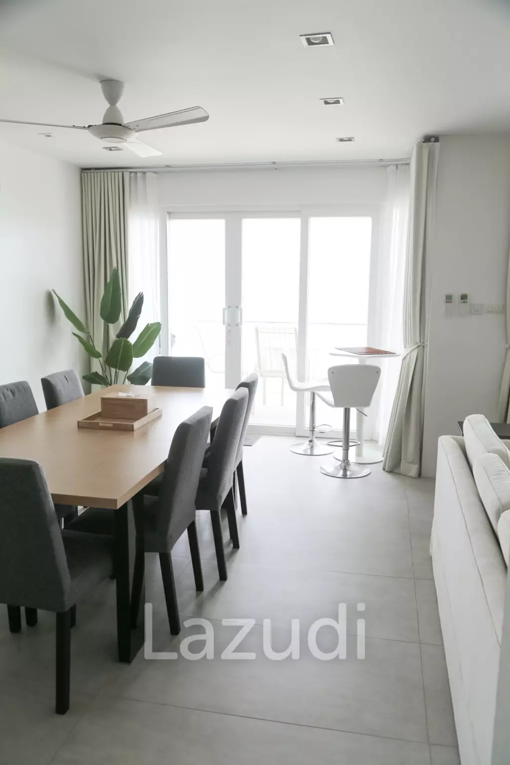 Beachfront 4 Bedroom Condo In Panwa