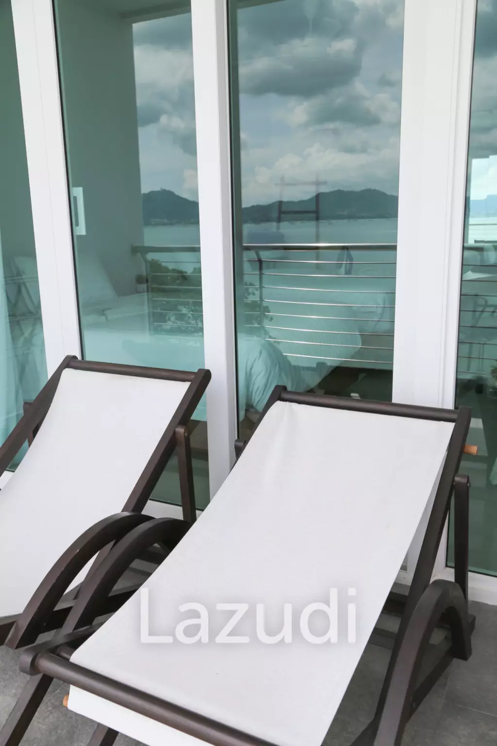 Beachfront 4 Bedroom Condo In Panwa