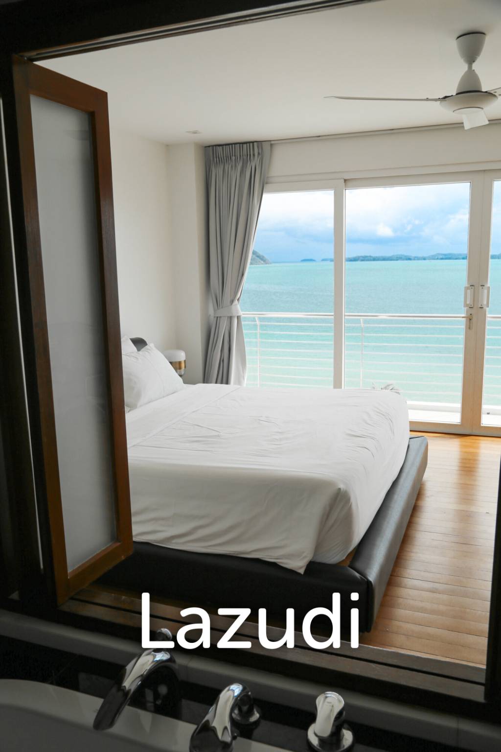 Beachfront 4 Bedroom Condo In Panwa