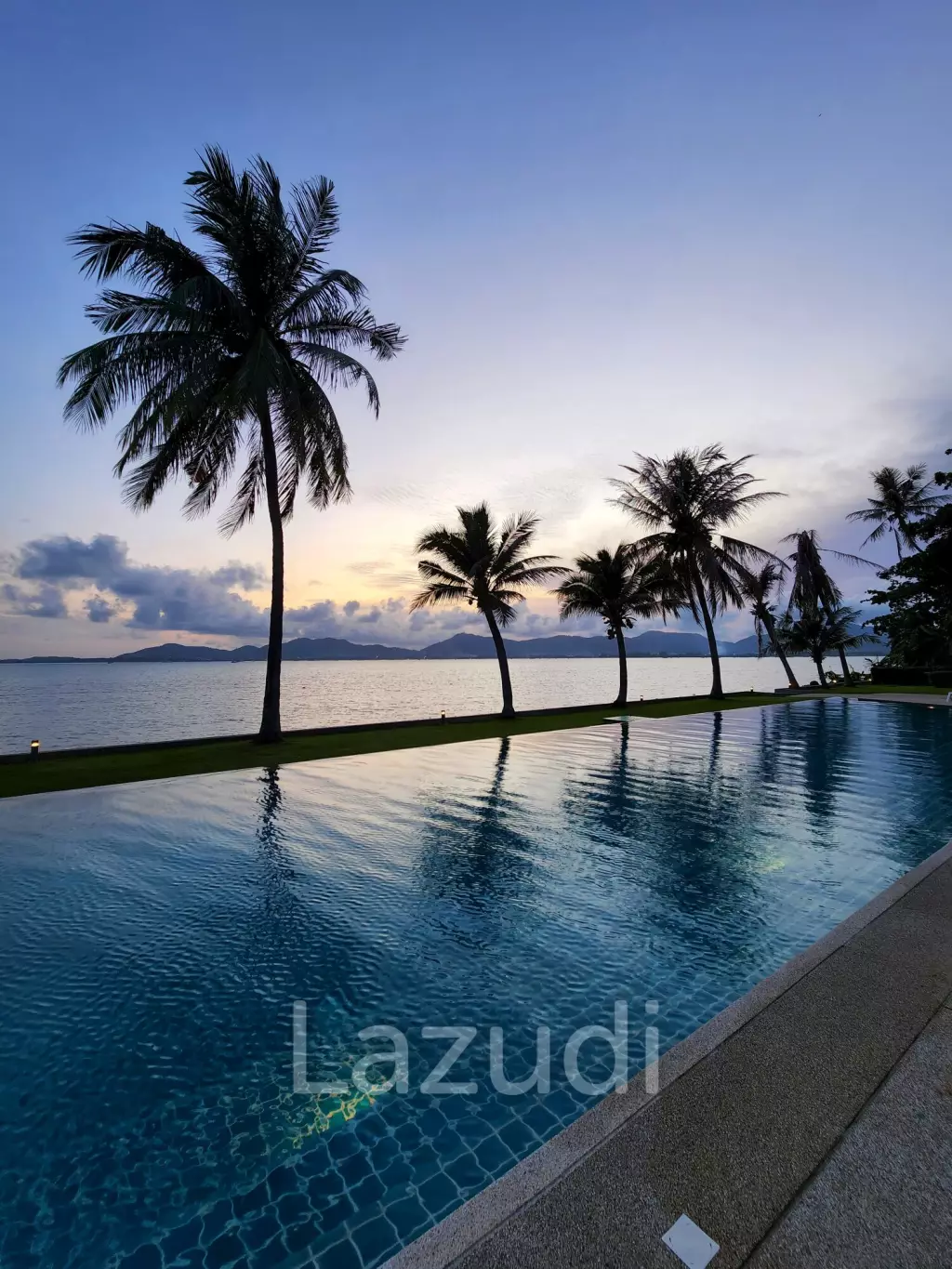 Beachfront 4 Bedroom Condo In Panwa