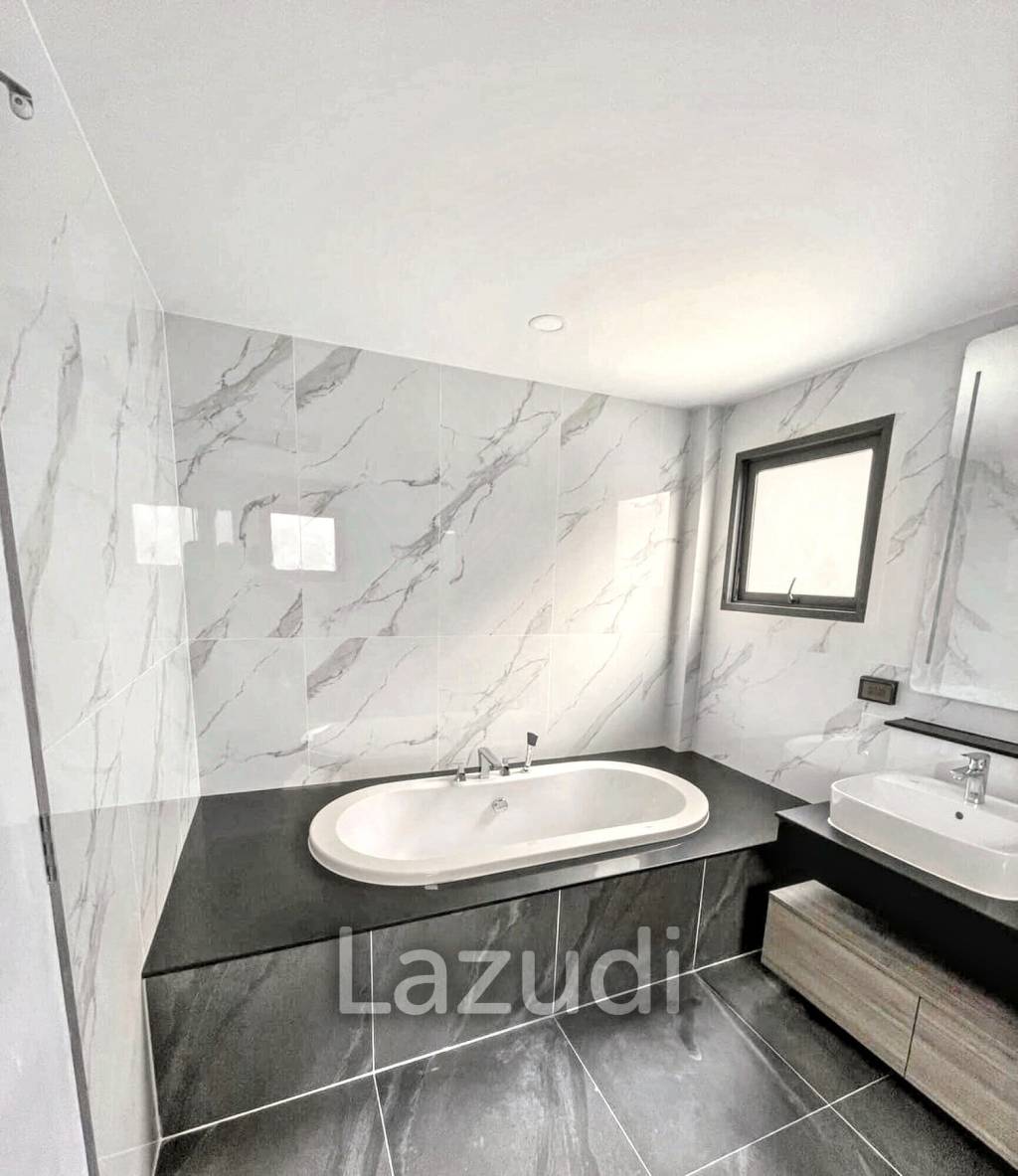 4 Bedrooms 5 Bathrooms 285 SQ.M The City Bangna