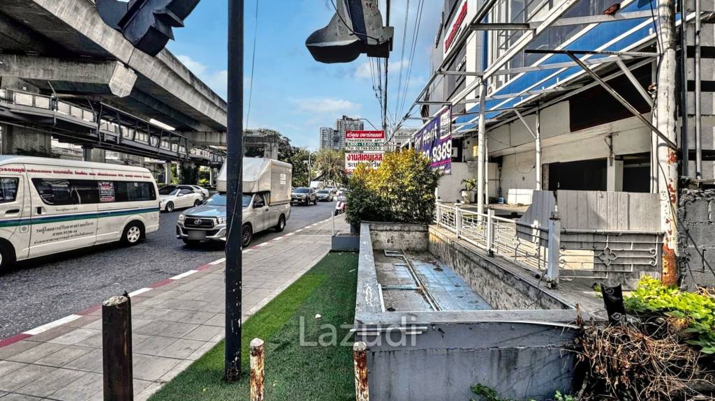 Bang Na Office Space Opposite Future Bangkok Mall