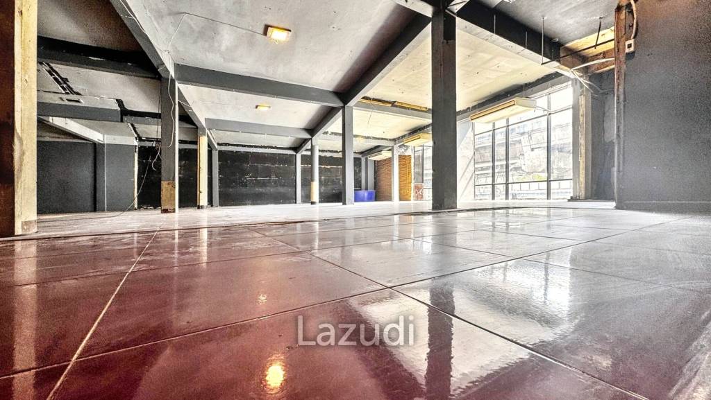 Bang Na Office Space Opposite Future Bangkok Mall