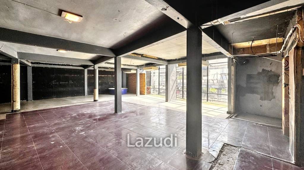 Bang Na Office Space Opposite Future Bangkok Mall