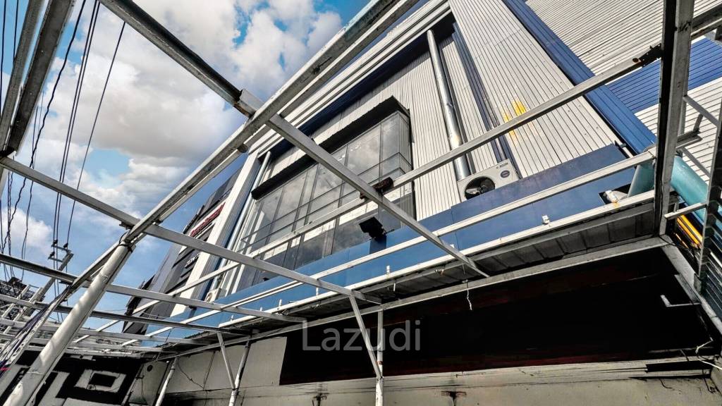 Warehouse style Top Floor for Rent in Bang Na, Bangkok