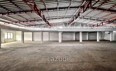 Warehouse style Top Floor for Rent in Bang Na, Bangkok