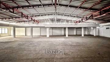Warehouse style Top Floor for Rent in Bang Na, Bangkok