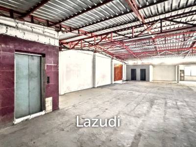 Warehouse style Top Floor for Rent in Bang Na, Bangkok