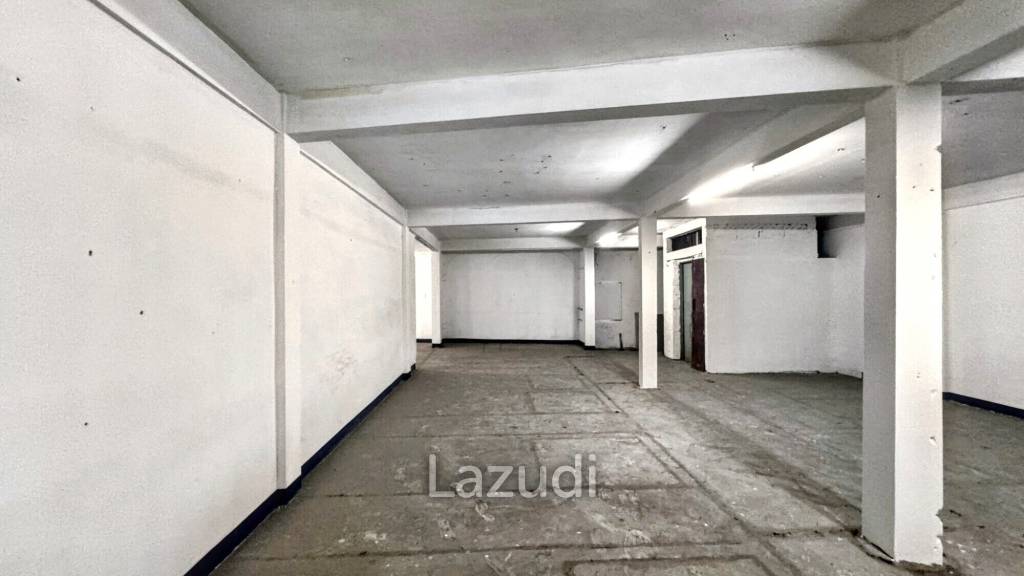Warehouse style Top Floor for Rent in Bang Na, Bangkok