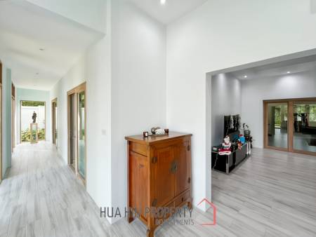 Spacious Modern 3 Bedroom Villa with Swimming Pool in Hana Village 1, Sam Roi Yot