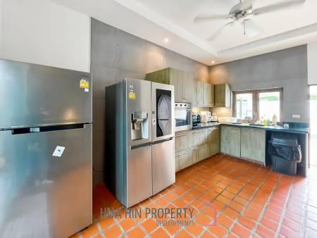 Spacious Modern 3 Bedroom Villa with Swimming Pool in Hana Village 1, Sam Roi Yot
