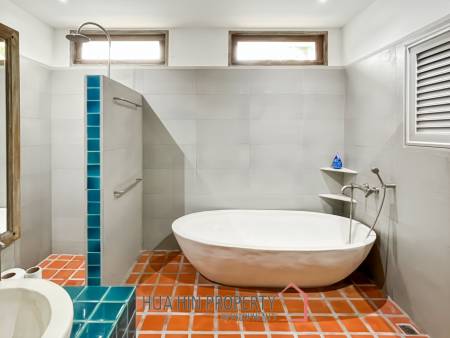 Spacious Modern 3 Bedroom Villa with Swimming Pool in Hana Village 1, Sam Roi Yot