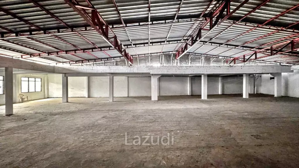 High Traffic 5-Storey Building with Prime Sukhumvit Road Frontage at Udomsuk/  Bangna