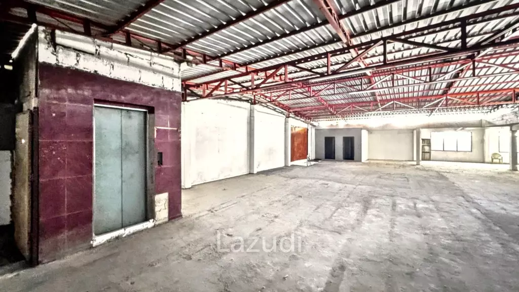 High Traffic 5-Storey Building with Prime Sukhumvit Road Frontage at Udomsuk/  Bangna