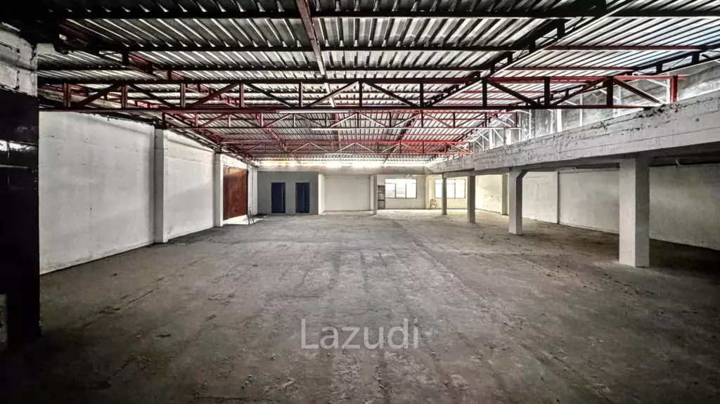 High Traffic 5-Storey Building with Prime Sukhumvit Road Frontage at Udomsuk/  Bangna