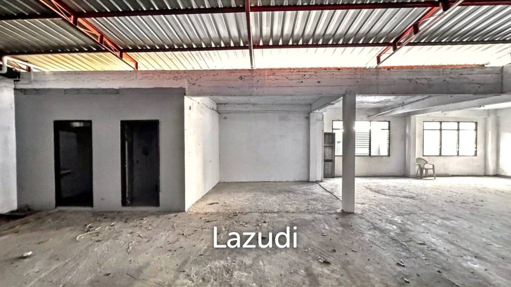 High Traffic 5-Storey Building with Prime Sukhumvit Road Frontage at Udomsuk/  Bangna