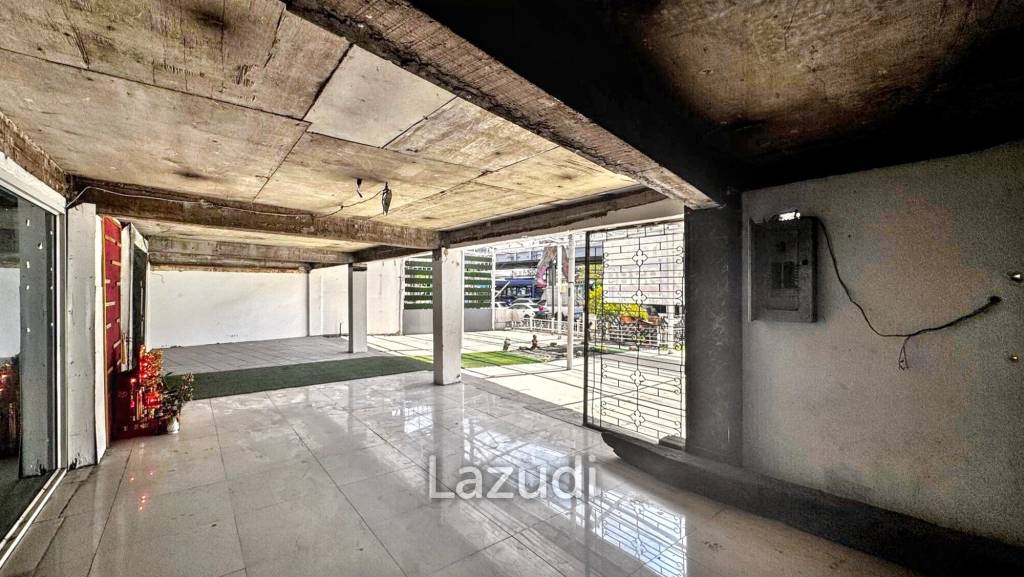 5-Story Commercial Building in Bang Na