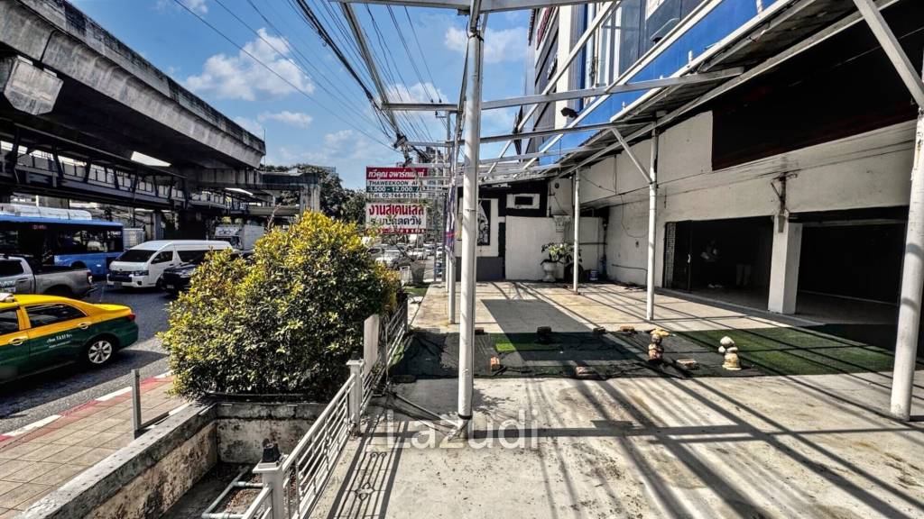 5-Story Commercial Building in Bang Na