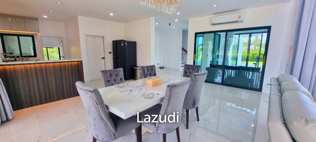 4 Beds 4 Baths 550 SQ.M. Horseshoe Point