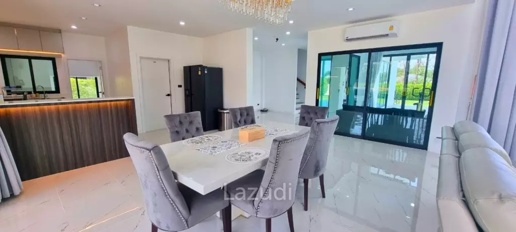 4 Beds 4 Baths 550 SQ.M. Horseshoe Point