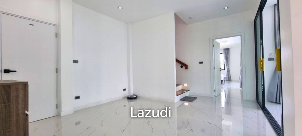 4 Beds 4 Baths 550 SQ.M. Horseshoe Point