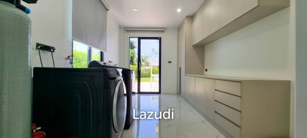 4 Beds 4 Baths 550 SQ.M. Horseshoe Point