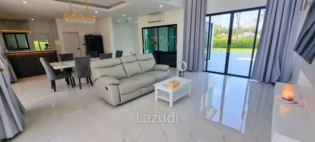 4 Beds 4 Baths 550 SQ.M. Horseshoe Point