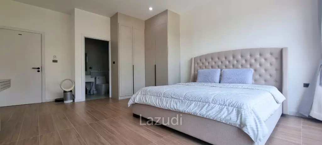 4 Beds 4 Baths 550 SQ.M. Horseshoe Point