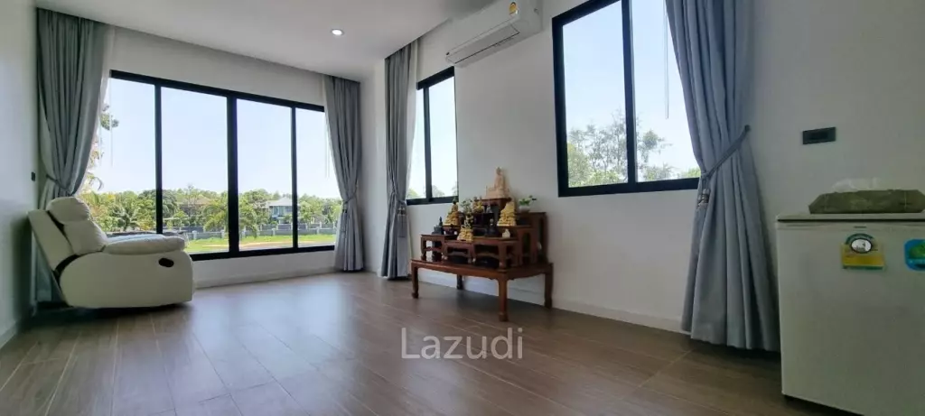 4 Beds 4 Baths 550 SQ.M. Horseshoe Point