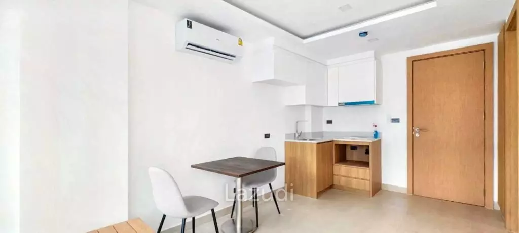 1 Bedroom 1 Bathroom 28.62 SQ.M. The Breeze Bangsaray