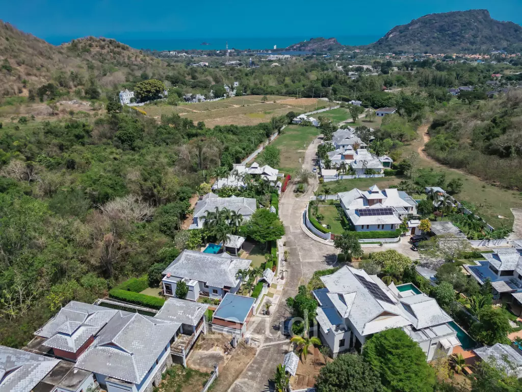BAAN HUA HIN :  Stunning 2 Bed Pool Villa at Khao Tao
