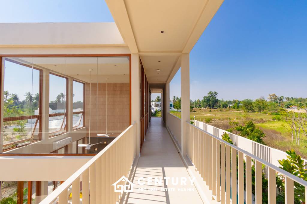 325 sqm modern pool villa in Thap Tai Hua Hin – new 2 storey home