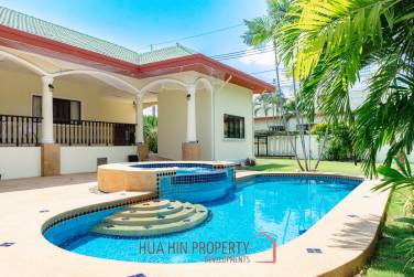 STUART PARK : RENOVATED  3 BED POOL VILLA AT HUA HIN 126