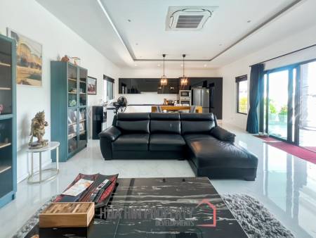 For Sale : Luxury 3-Bed Villa with Pool in Aria 2 Hua Hin