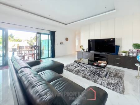 For Sale : Luxury 3-Bed Villa with Pool in Aria 2 Hua Hin