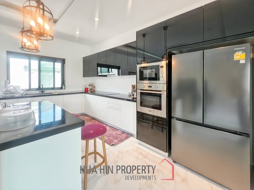 For Sale : Luxury 3-Bed Villa with Pool in Aria 2 Hua Hin