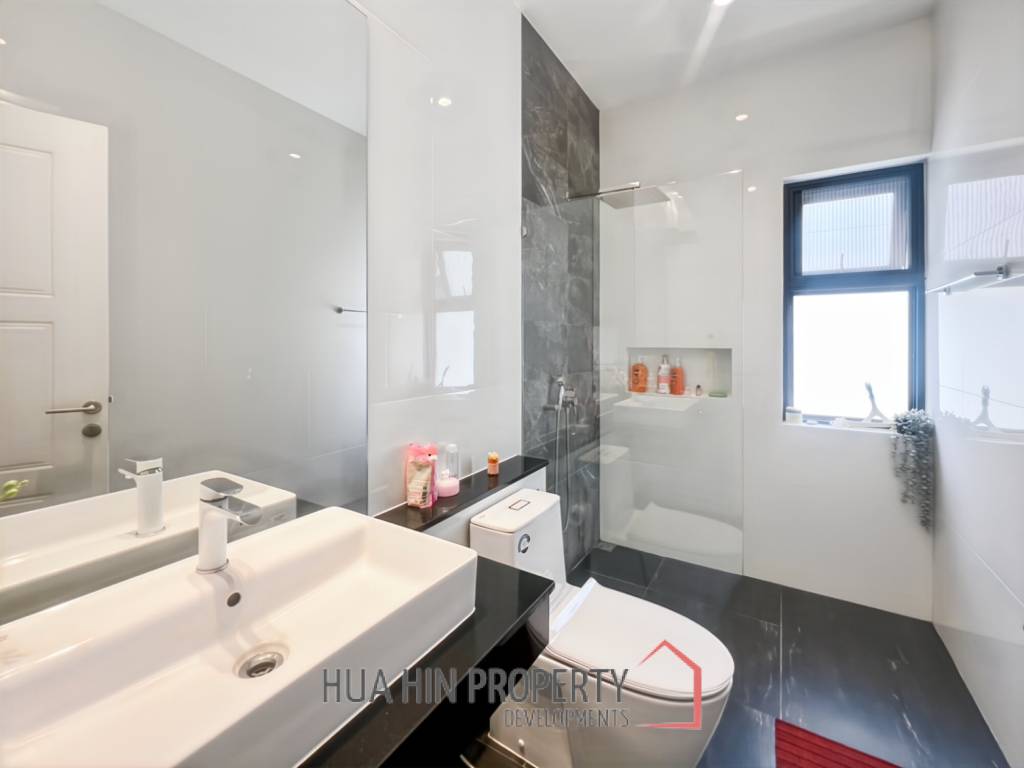 For Sale : Luxury 3-Bed Villa with Pool in Aria 2 Hua Hin