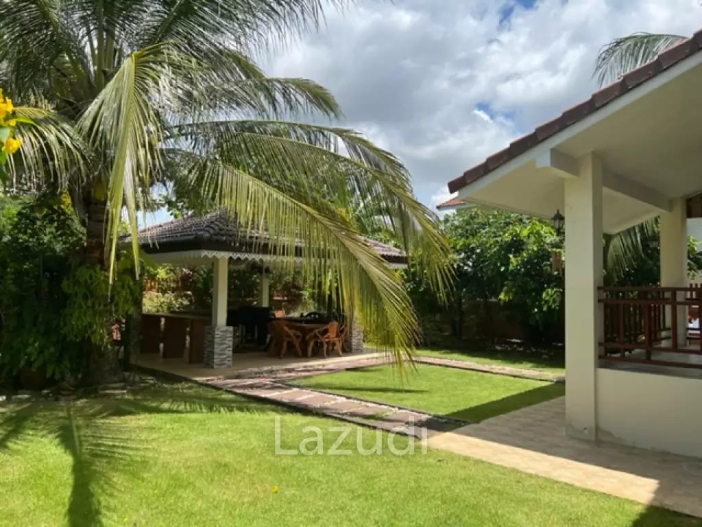 TROPICAL OCEAN VIEW : 3 bed 2 storey villa