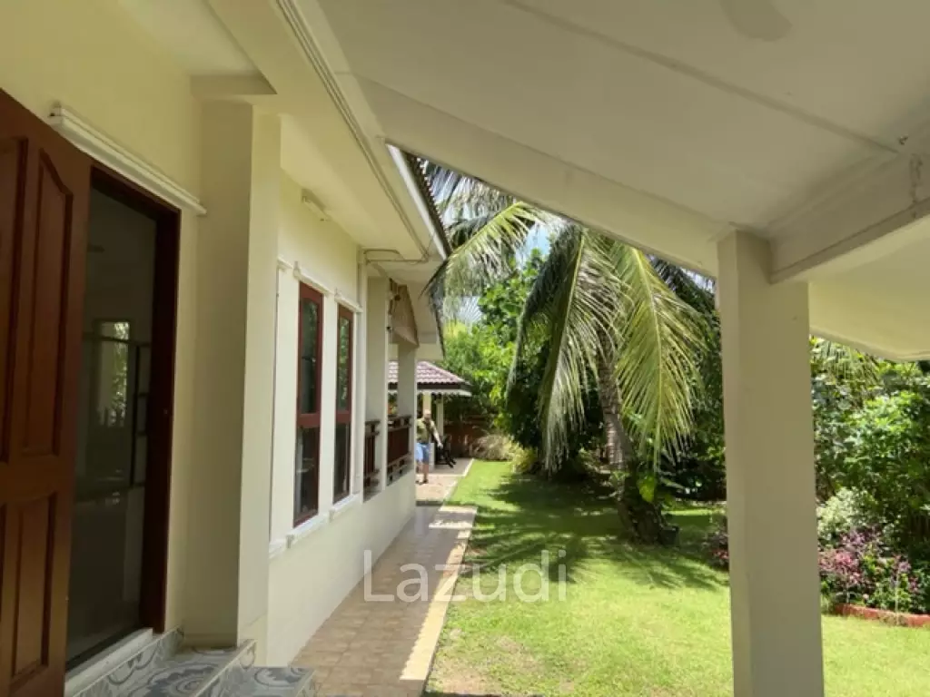 TROPICAL OCEAN VIEW : 3 bed 2 storey villa