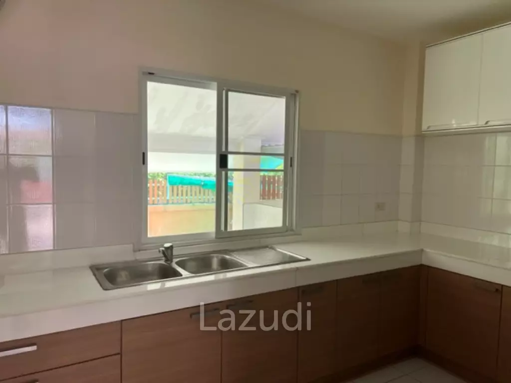 TROPICAL OCEAN VIEW : 3 bed 2 storey villa