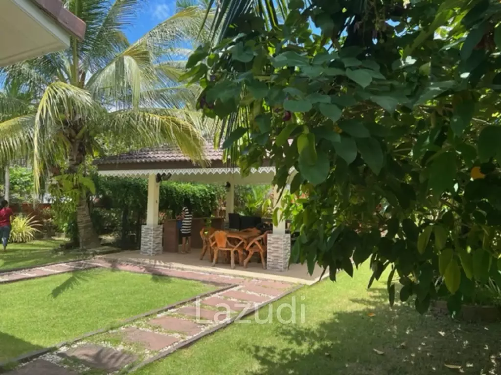 TROPICAL OCEAN VIEW : 3 bed 2 storey villa