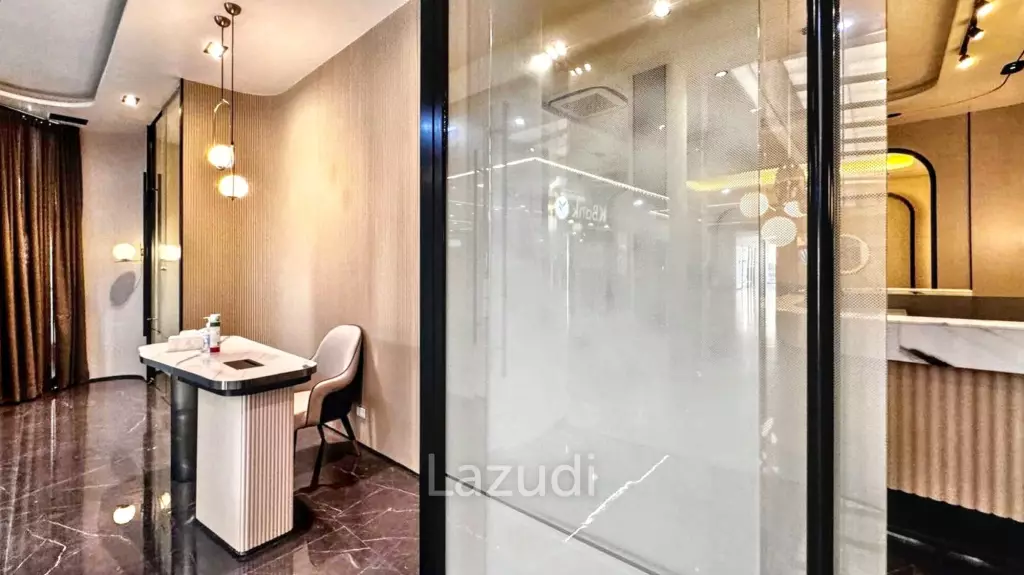 Luxurious Office for Rent in Khlong Toei Nuea