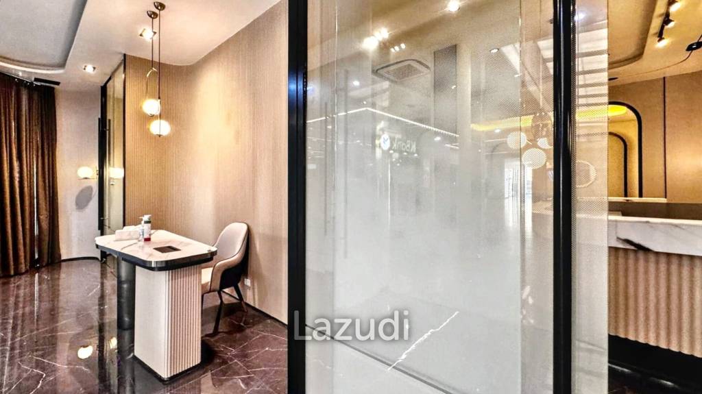 Luxurious Office for Rent in Khlong Toei Nuea