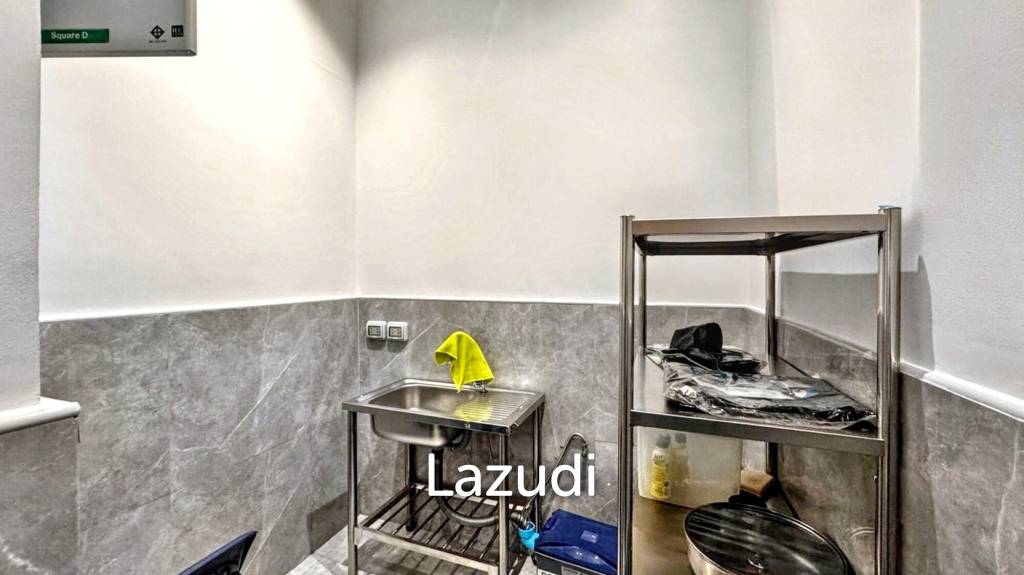 Luxurious Office for Rent in Khlong Toei Nuea