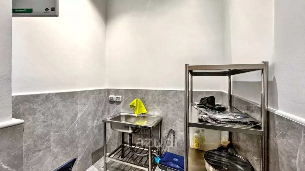 Luxurious Office for Rent in Khlong Toei Nuea