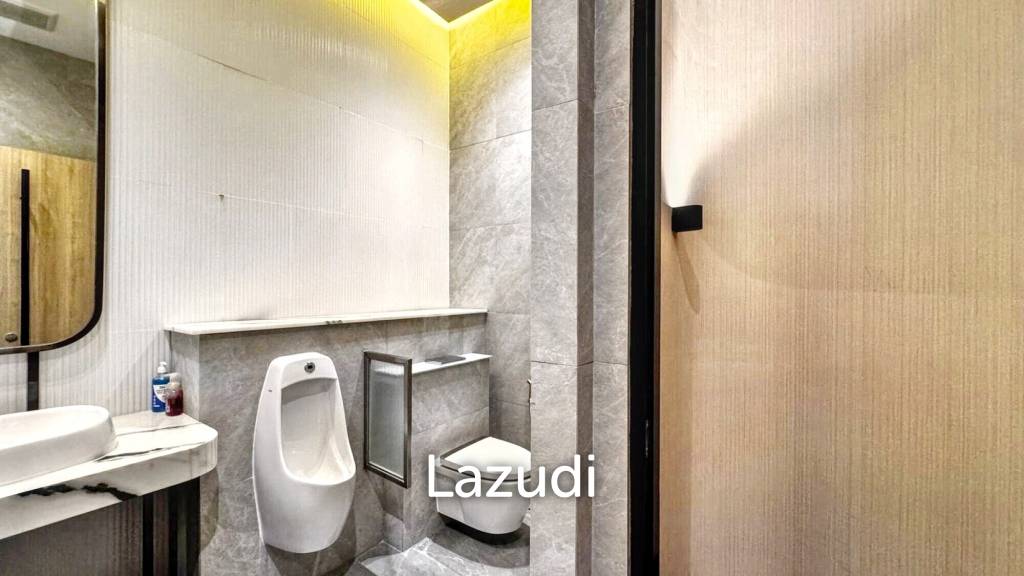 Luxurious Office for Rent in Khlong Toei Nuea