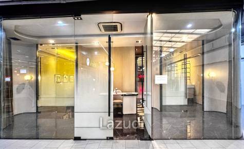 Luxurious Office for Rent in Khlong Toei Nuea