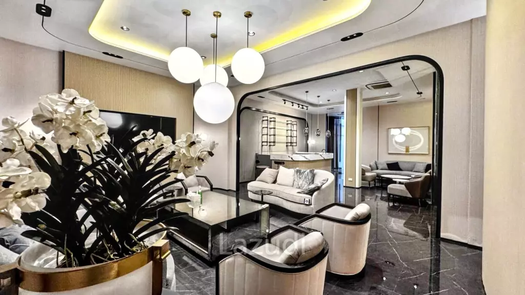 Luxurious Office for Rent in Khlong Toei Nuea